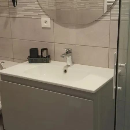 Apartment Privee N2 Terrasse Et Jacuzzi D'amiens Amiens